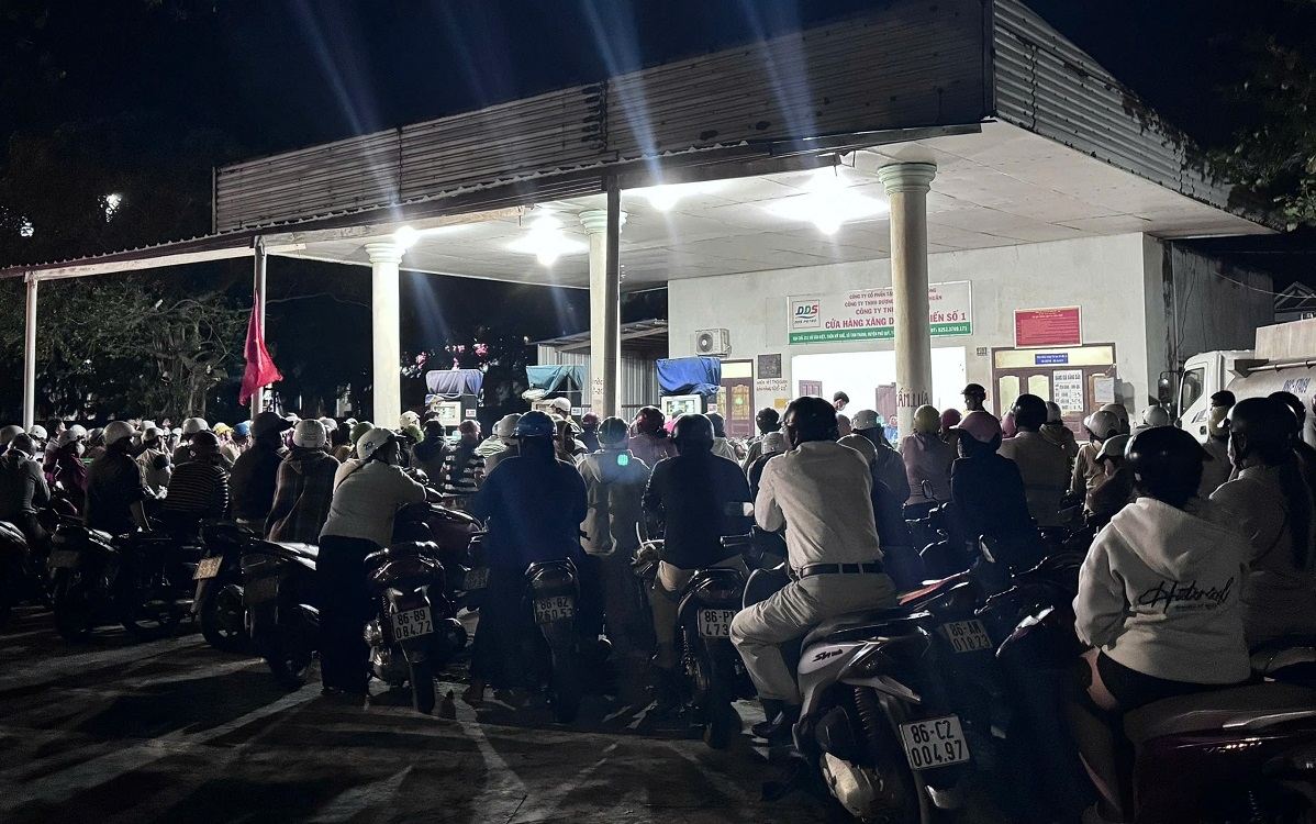 quan khu 7 se ho tro tam ung 29.000 lit xang cho Dac khu phu quy hinh anh 2