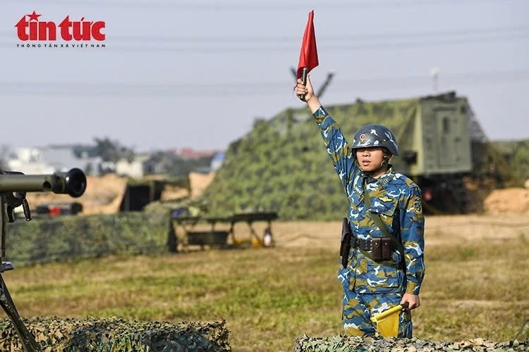 hanoi s air defence forces maintain 24 7 readiness for party congress picture 5