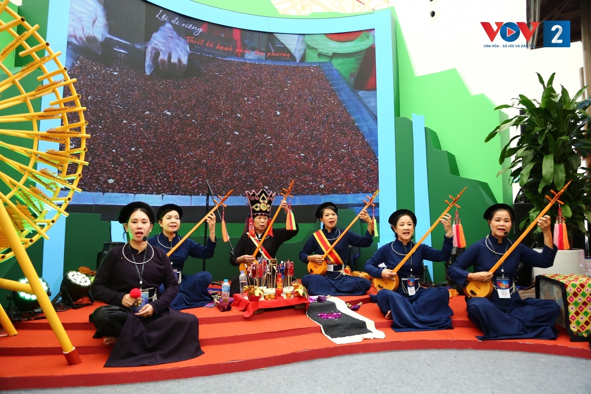 Tỉnh Cao Bằng gìn giữ và lan tỏa di sản hát then, đàn tính