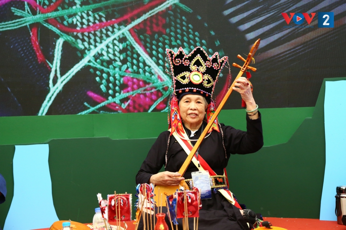 tinh cao bang gin giu va lan toa di san hat then, dan tinh hinh anh 5