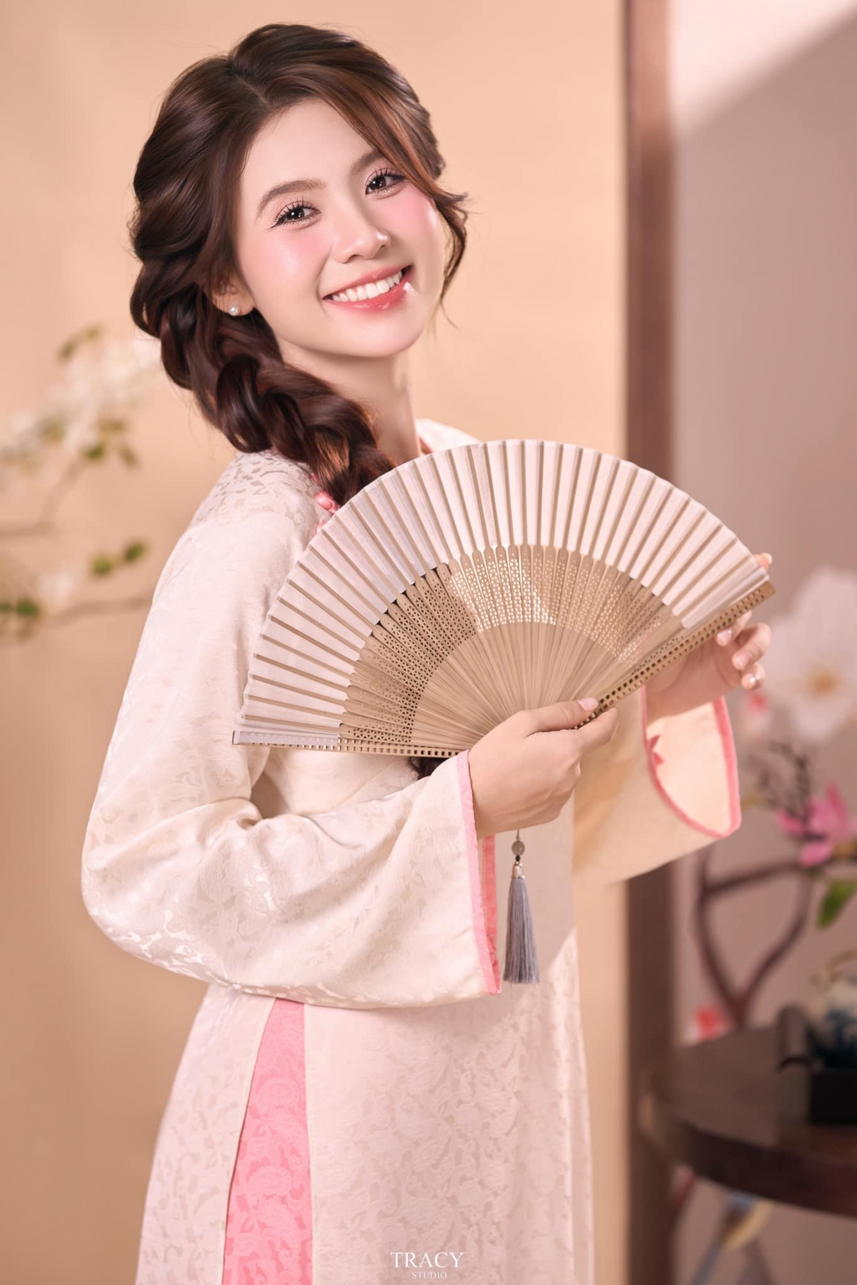 nhan sac nu dien vien dong cung luc 2 phim gio vang vtv hinh anh 4