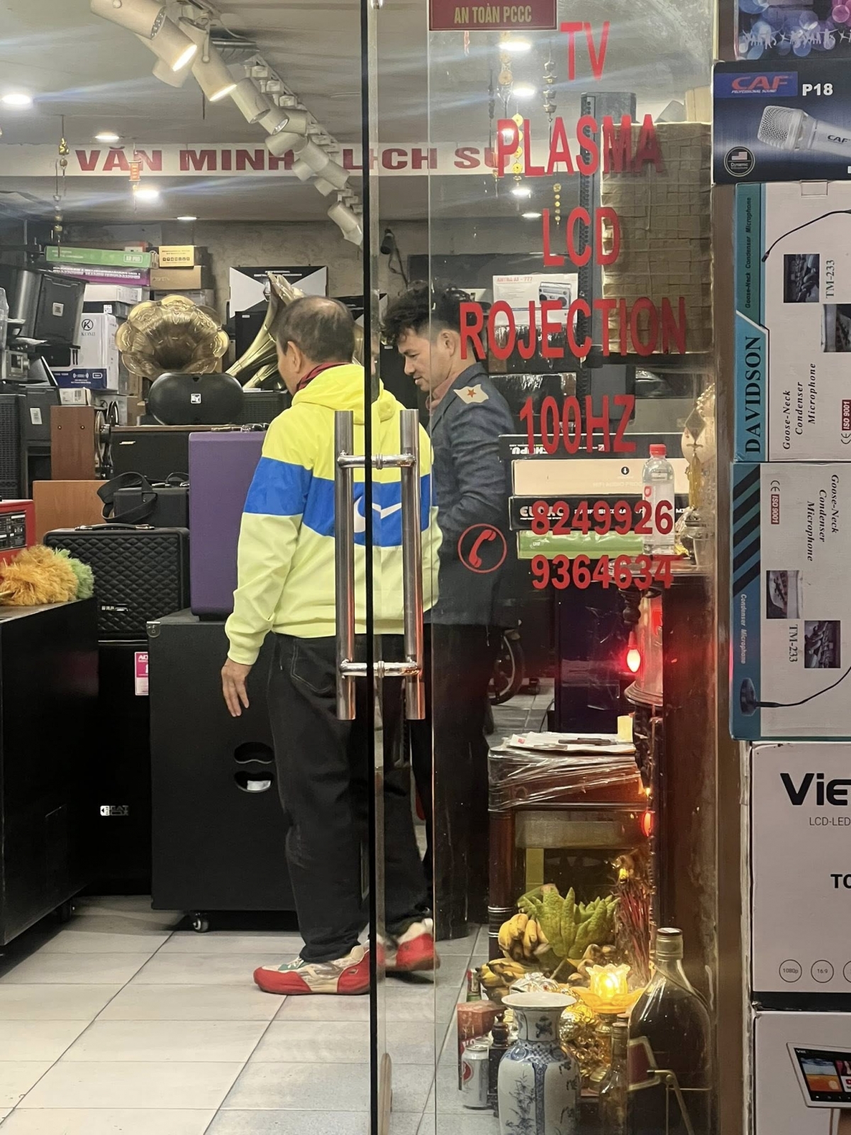 sao viet 9 1 quang thang khoe anh di an lau voi quoc khanh hinh anh 7