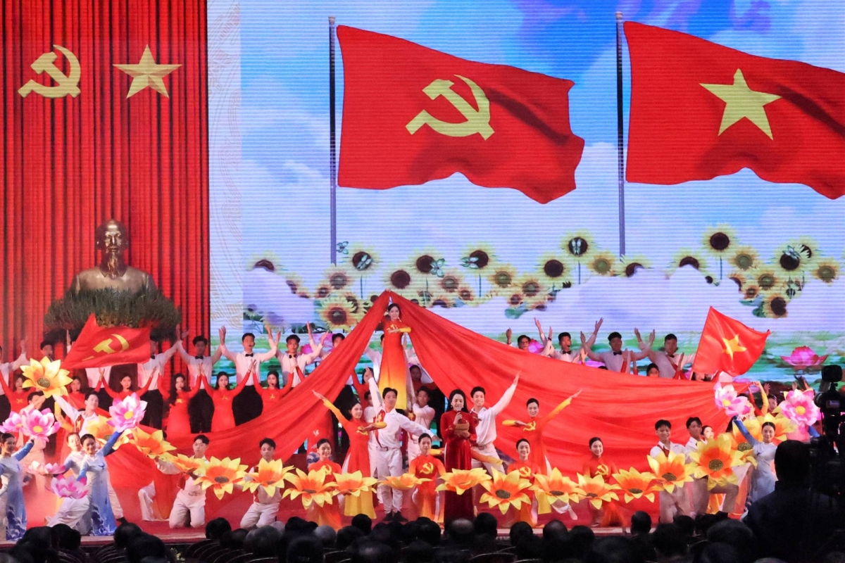 tong bi thu to lam cong tac noi chinh phai dung, trung, kip thoi va nhan van hinh anh 3