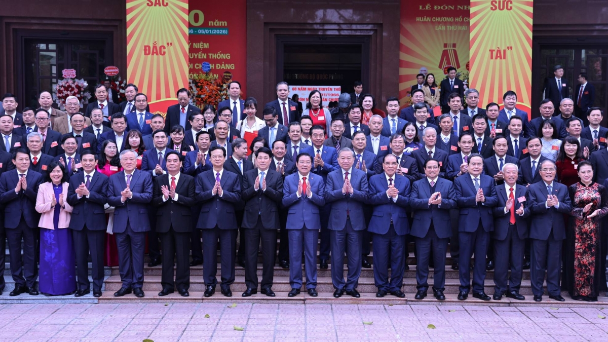 tong bi thu to lam cong tac noi chinh phai dung, trung, kip thoi va nhan van hinh anh 10