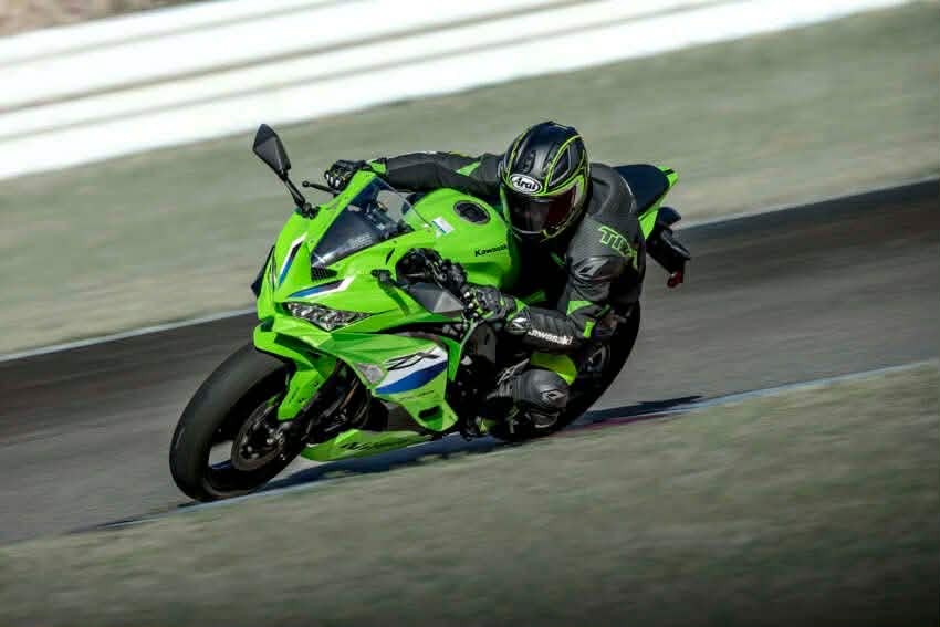 kawasaki ninja zx-4rr va zx-4r se 2026 ra mat, gia gan 270 trieu dong hinh anh 4
