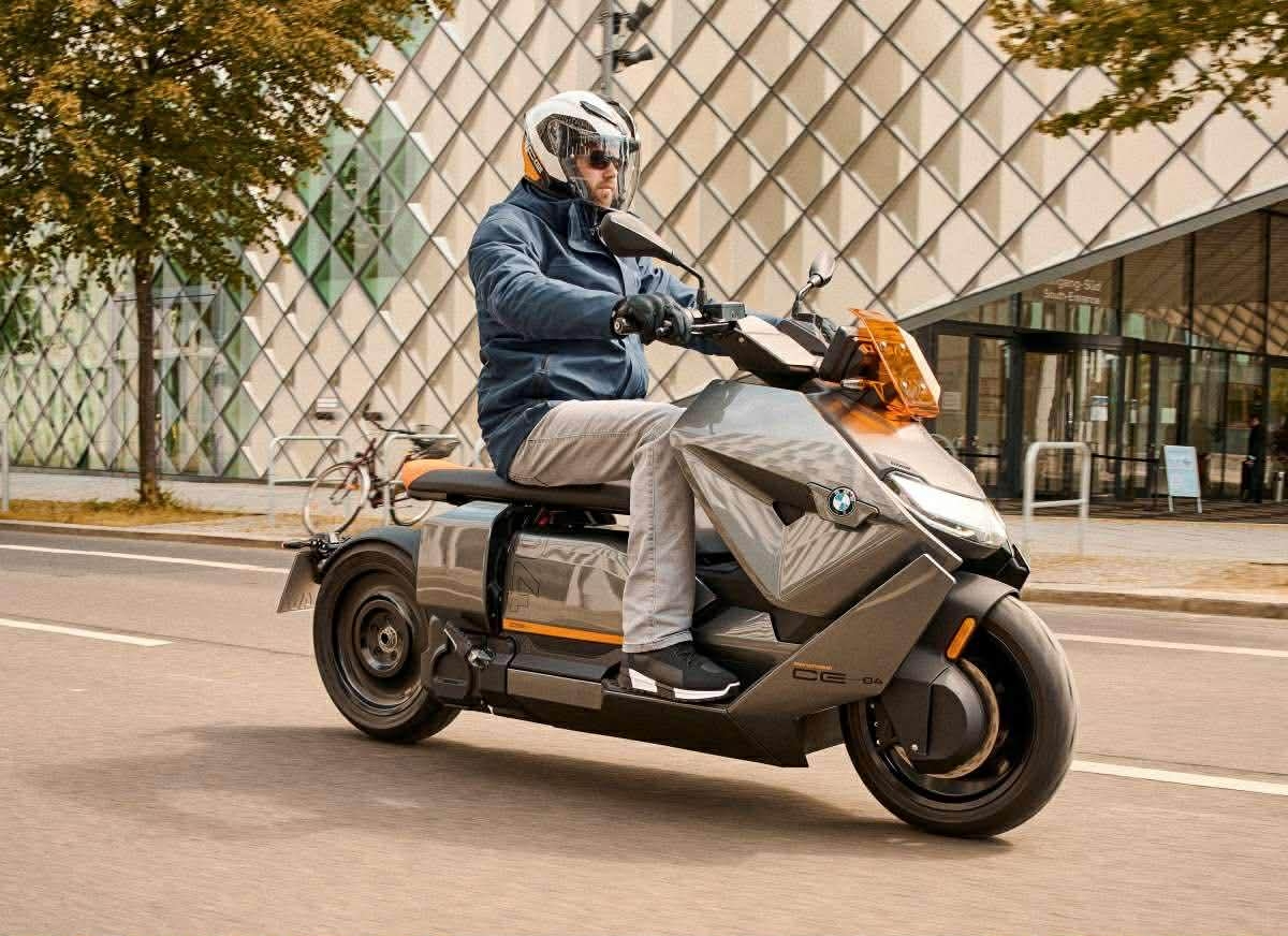 bmw motorrad dat doanh so 202.563 xe mo-to toan cau trong nam 2025 hinh anh 2