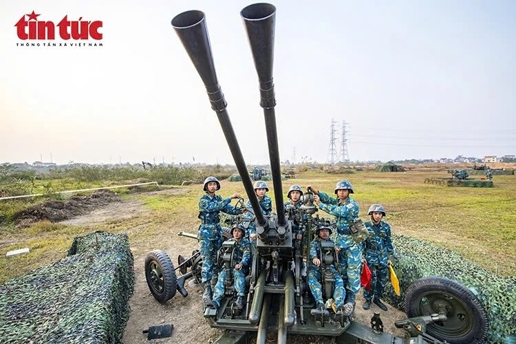 hanoi s air defence forces maintain 24 7 readiness for party congress picture 7