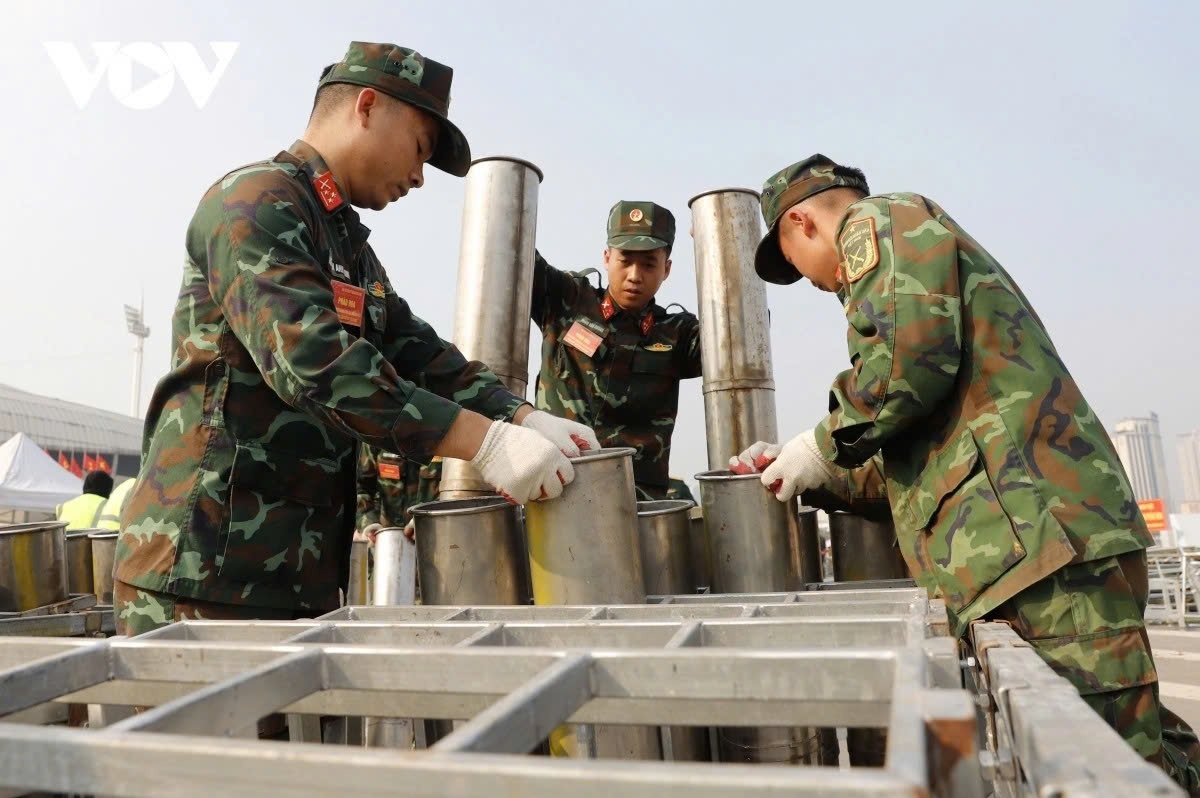 hanoi prepares fireworks display to mark 14th national party congress picture 8