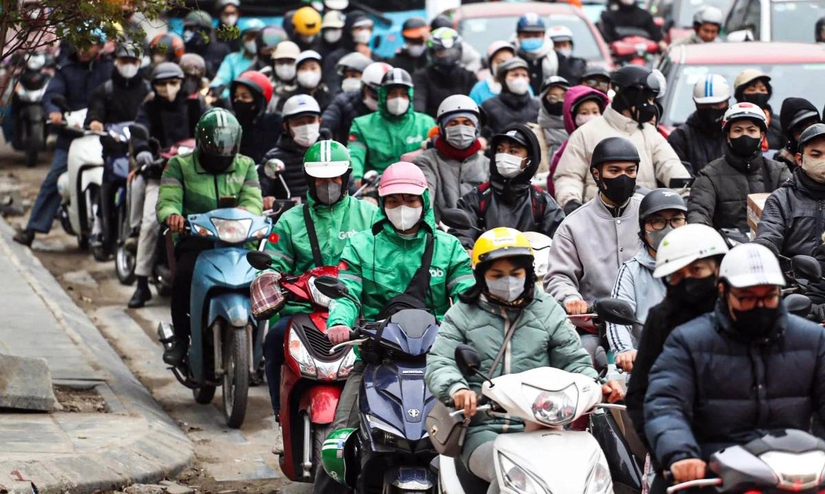 Traffic built up as crowds return to capital city following New Year break