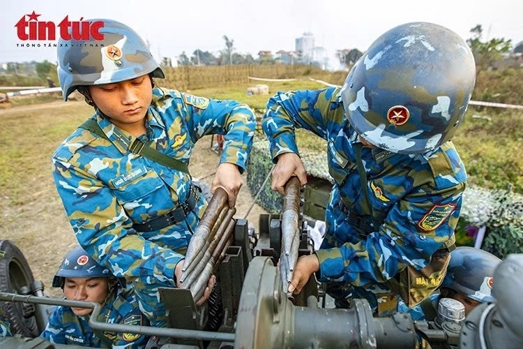 hanoi s air defence forces maintain 24 7 readiness for party congress picture 8