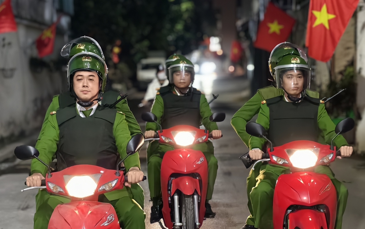 Lực lượng công an xuyên đêm tuần tra vì bình yên của nhân dân