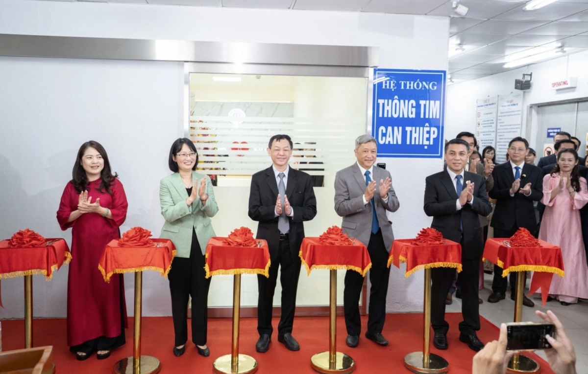 cho ray hospital launches vnd500 billion interventional cardiology system picture 1