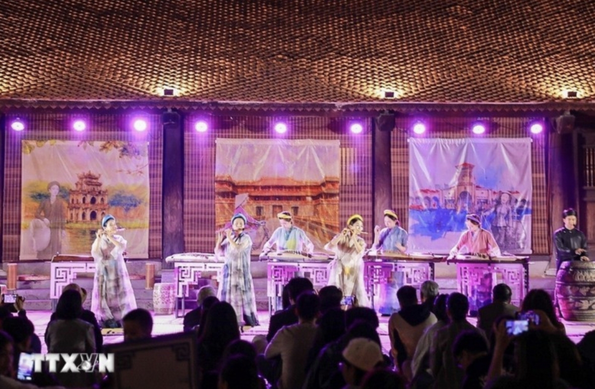 night tour at temple of literature offers fresh cultural experience picture 1