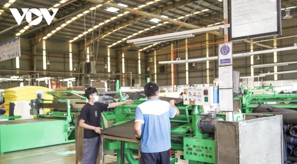 vietnamese industrial enterprises move toward major projects picture 1