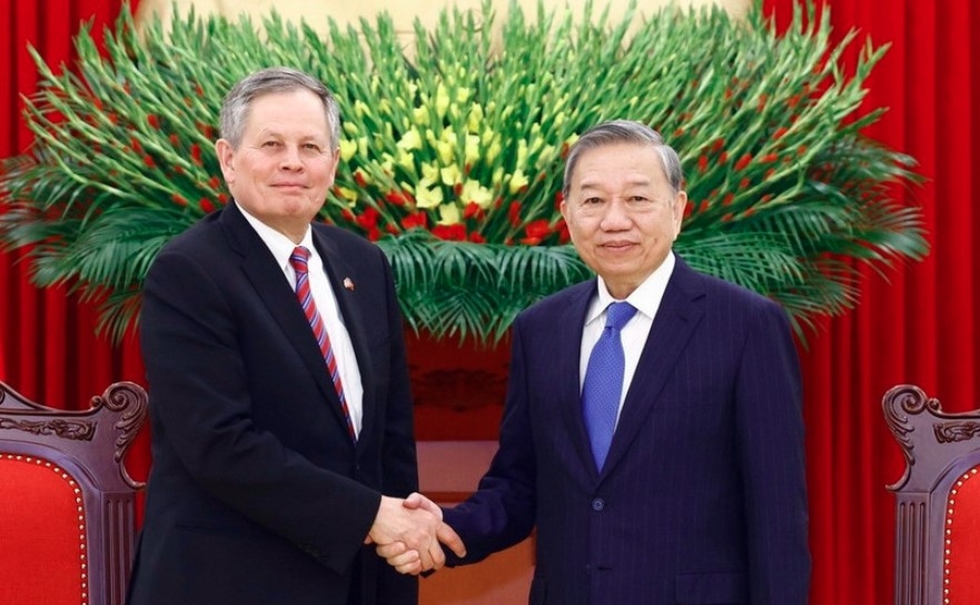 14th National Party Congress: US senator hopes for enhanced ties with Vietnam