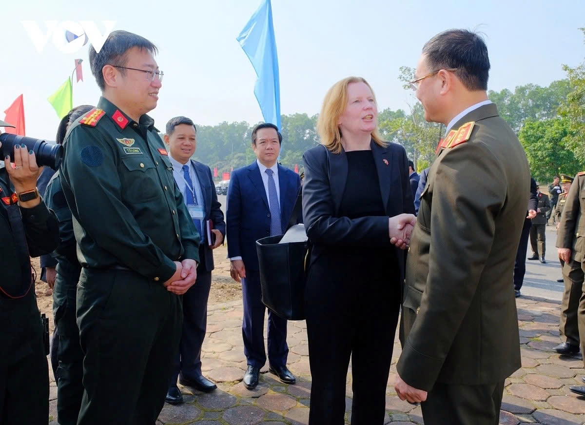 vietnam inaugurates centre to train elite police for un peacekeeping missions picture 1
