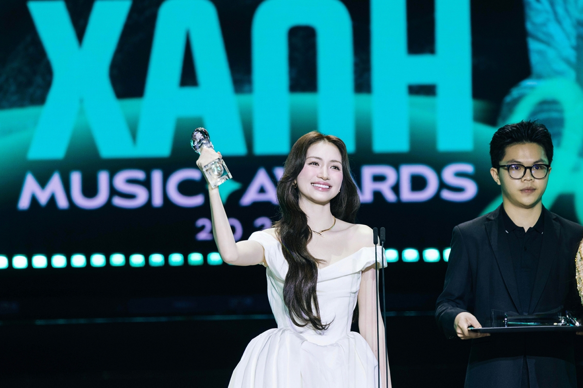 hoa minzy va bac bling thang lon o giai lan song xanh 2025 hinh anh 1