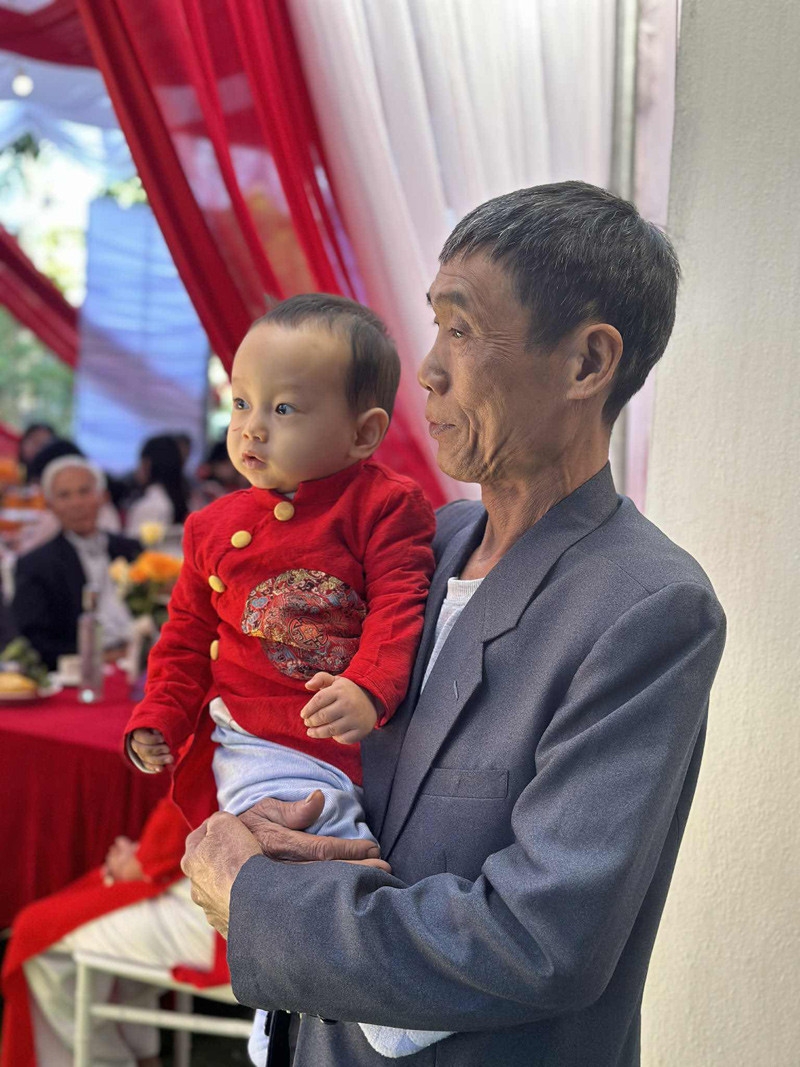 Ong bo thanh hoa vuot 1.500km den o nha thong gia 1 nam vi ly do dac biet hinh anh 1