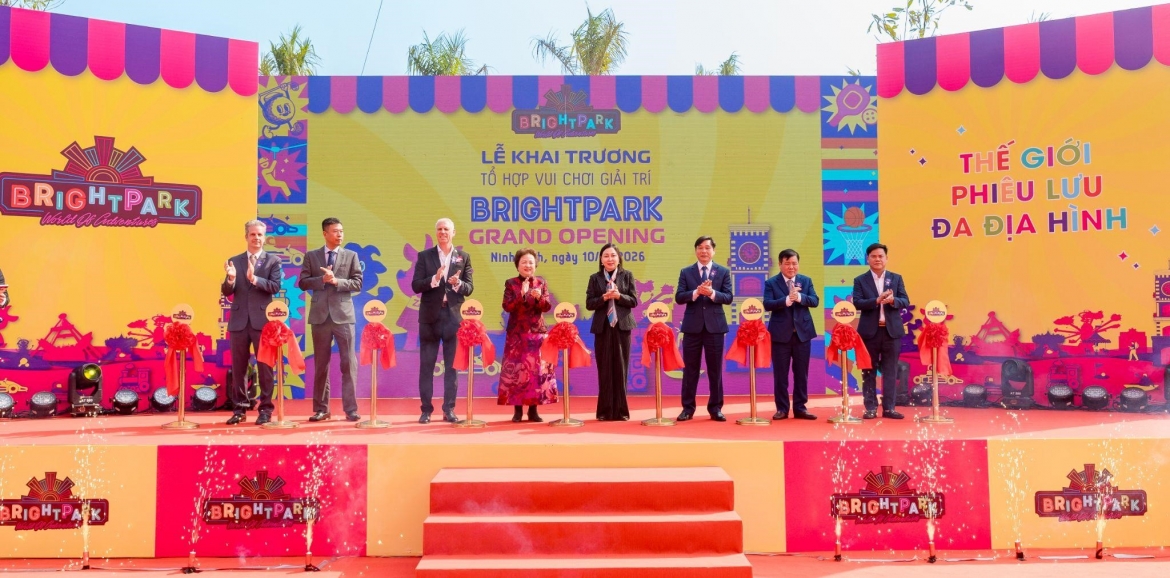 khai truong to hop cong vien giai tri brightpark tai tinh ninh binh hinh anh 1