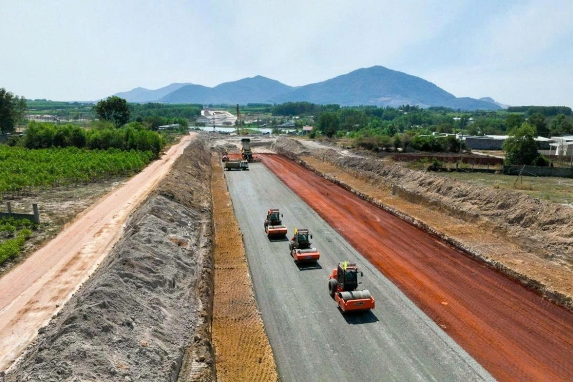 Don doc tien do thi cong du an cao toc bien hoa - vung tau hinh anh 2