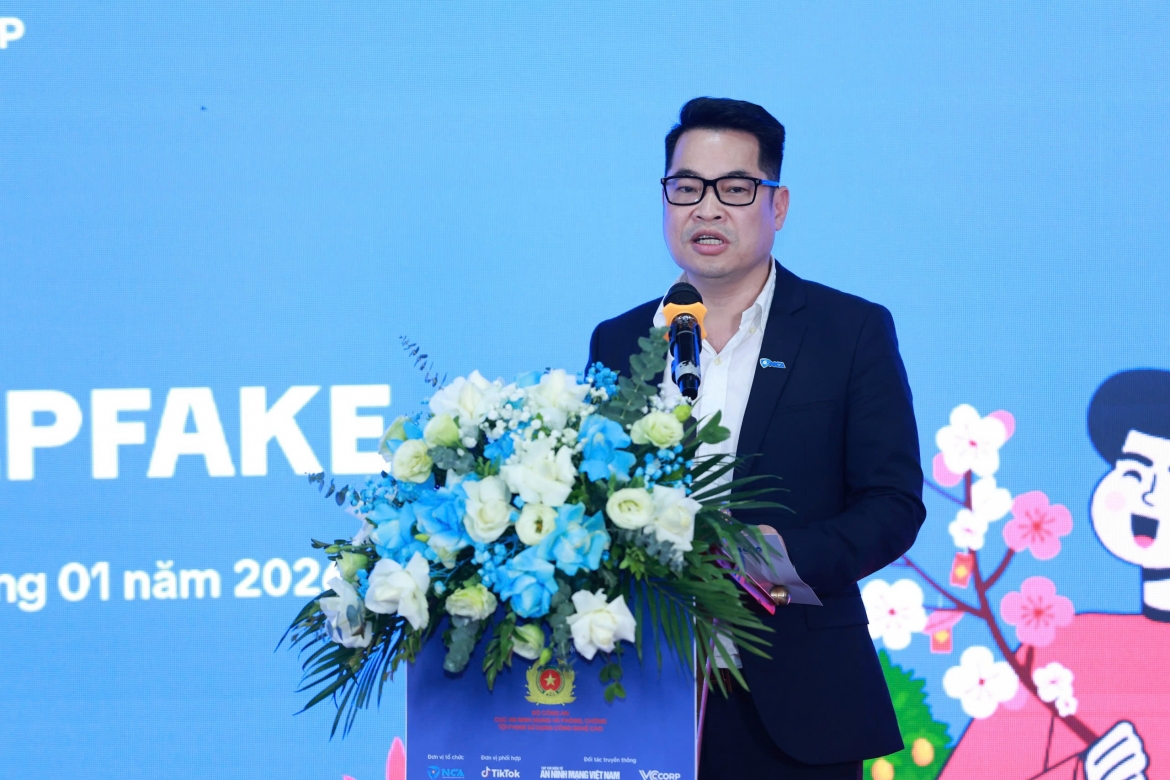  mat thay, tai nghe chua chac la that canh bao bay lua dao deepfake dip tet hinh anh 1