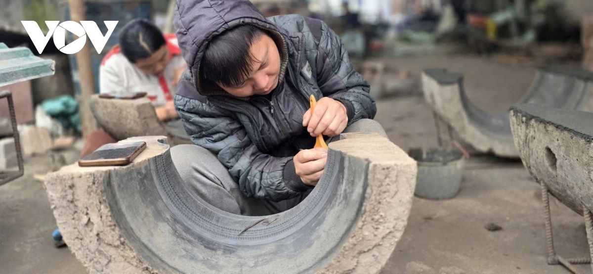 bronze casting village in thanh hoa fires up for lunar new year orders picture 1