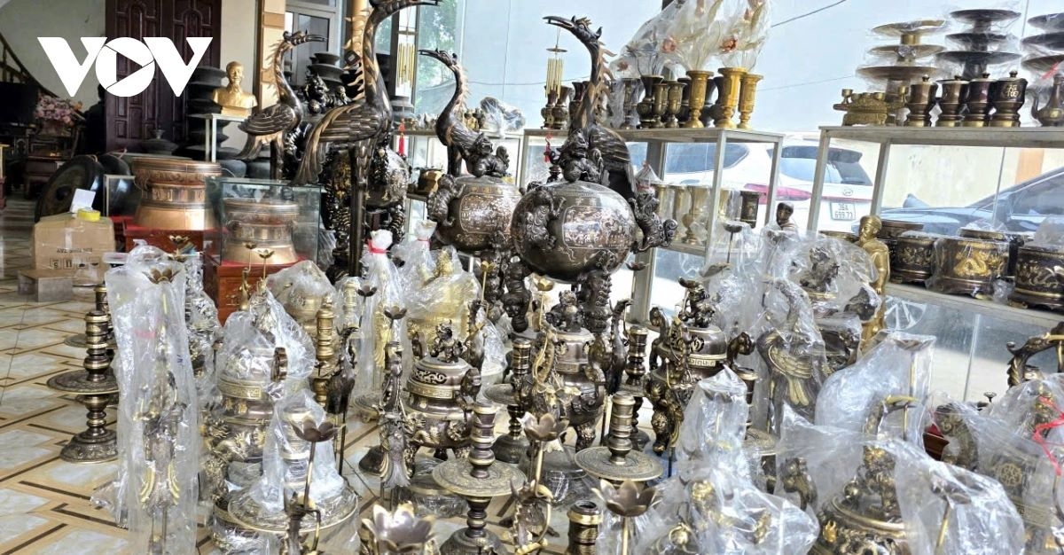 bronze casting village in thanh hoa fires up for lunar new year orders picture 10