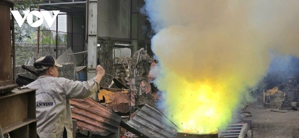 bronze casting village in thanh hoa fires up for lunar new year orders picture 3
