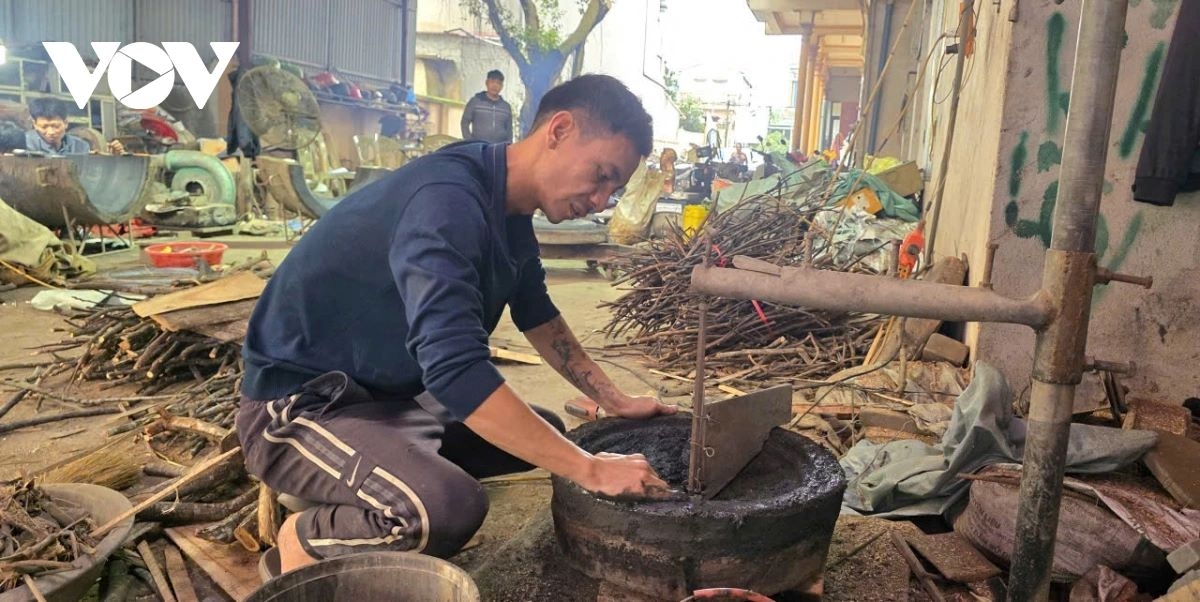 bronze casting village in thanh hoa fires up for lunar new year orders picture 6