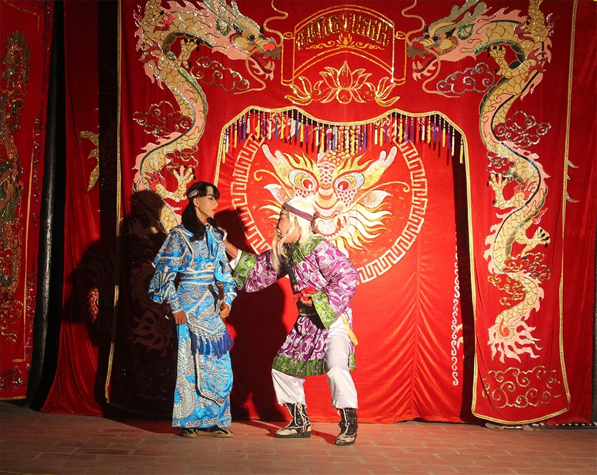 san khau cai luong mot thoi san khau khong co rap hinh anh 2