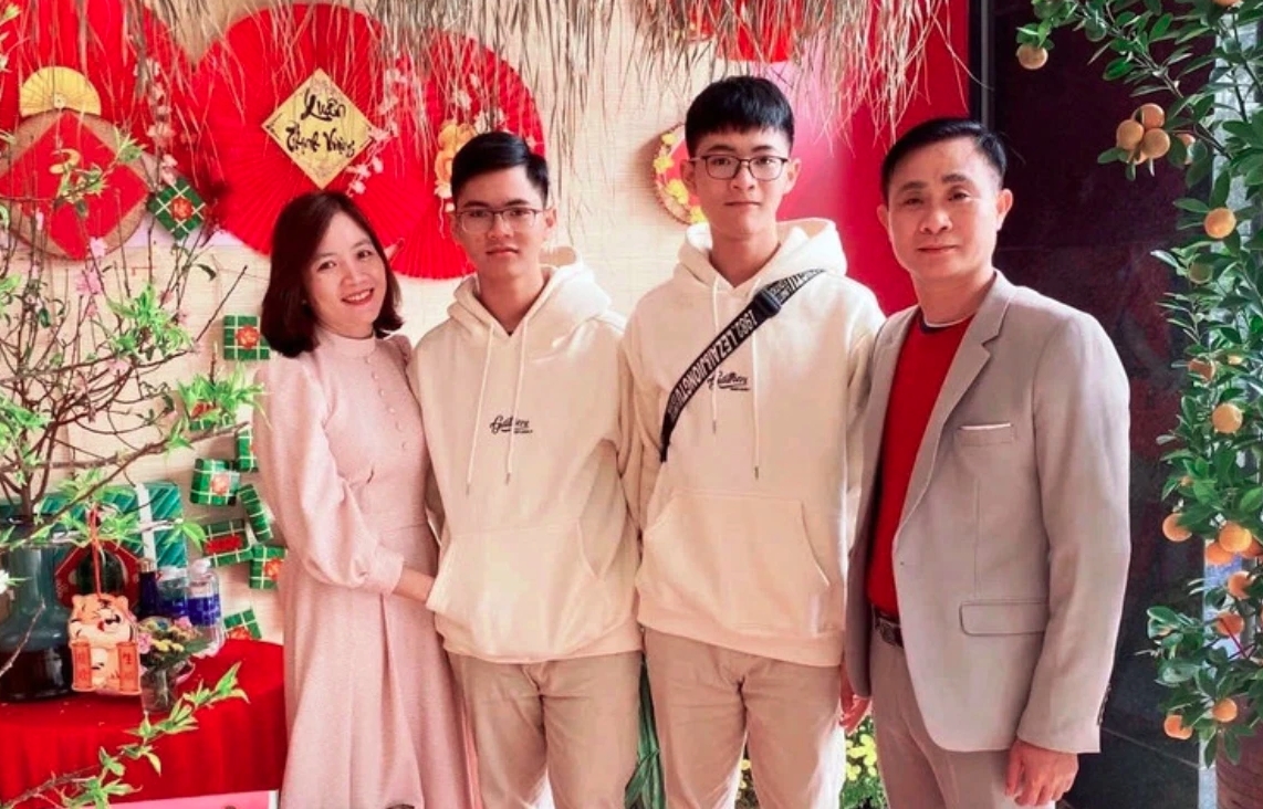 anh em song sinh xu thanh cung dan dau cuoc thi hoc sinh gioi toan quoc gia 2026 hinh anh 1