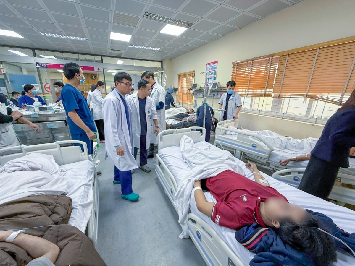 bo y te yeu cau dieu tri tot nhat cho 15 nan nhan vu chay o pho tran cung, ha noi hinh anh 1