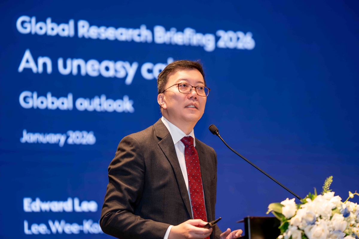 standard chartered holds global and vietnam outlook 2026 briefing picture 2