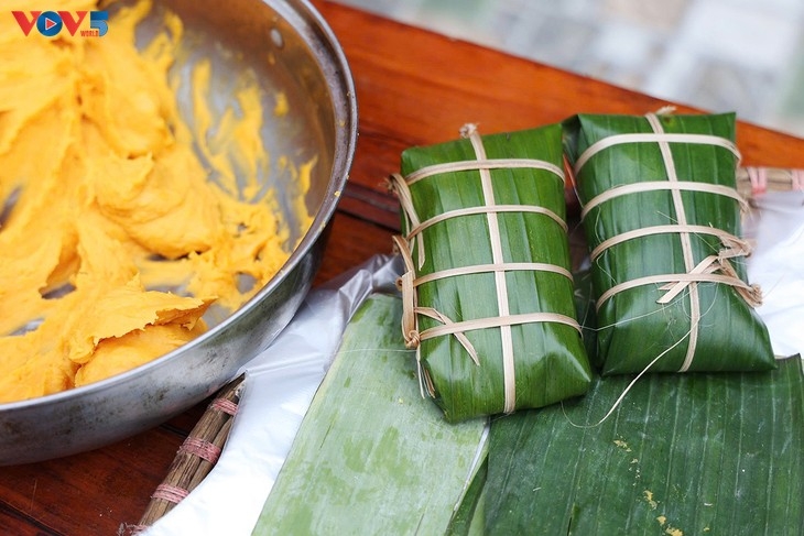 pumpkin cake a taste of the land, culture, and life of tay people picture 2