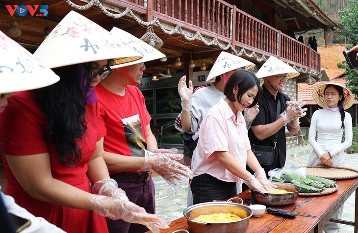 pumpkin cake a taste of the land, culture, and life of tay people picture 3