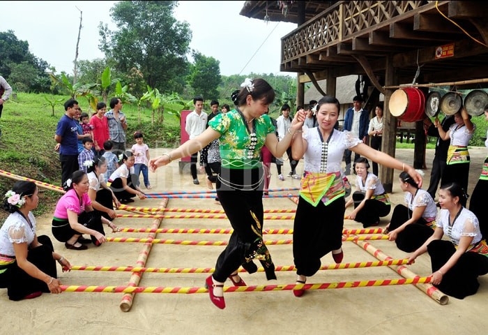 hanoi s ethnic culture village kicks off month-long tet celebrations picture 1