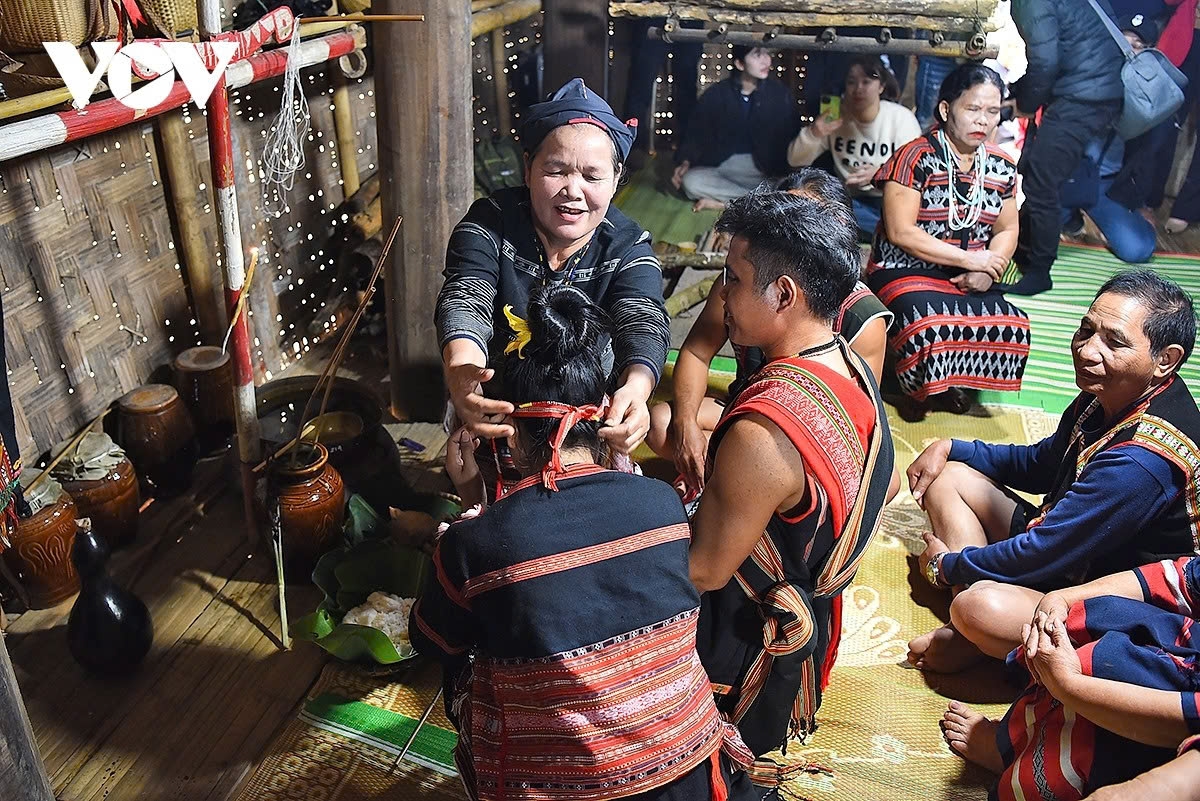 when a wedding becomes a village festival in central highlands picture 7
