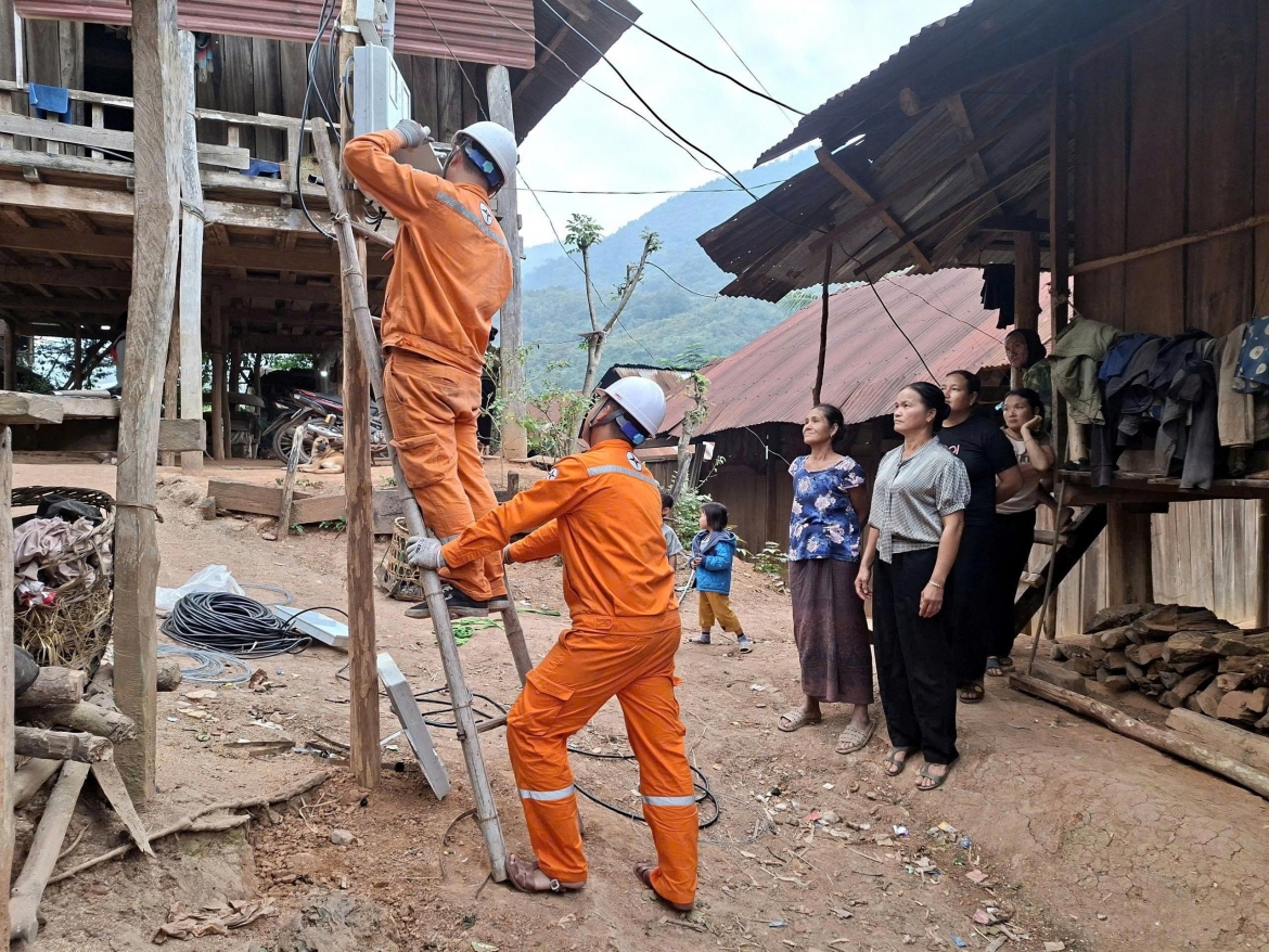 thap sang noi chua tung co dien hanh trinh xoa vung lom dien, lom song cua evnnpc hinh anh 3