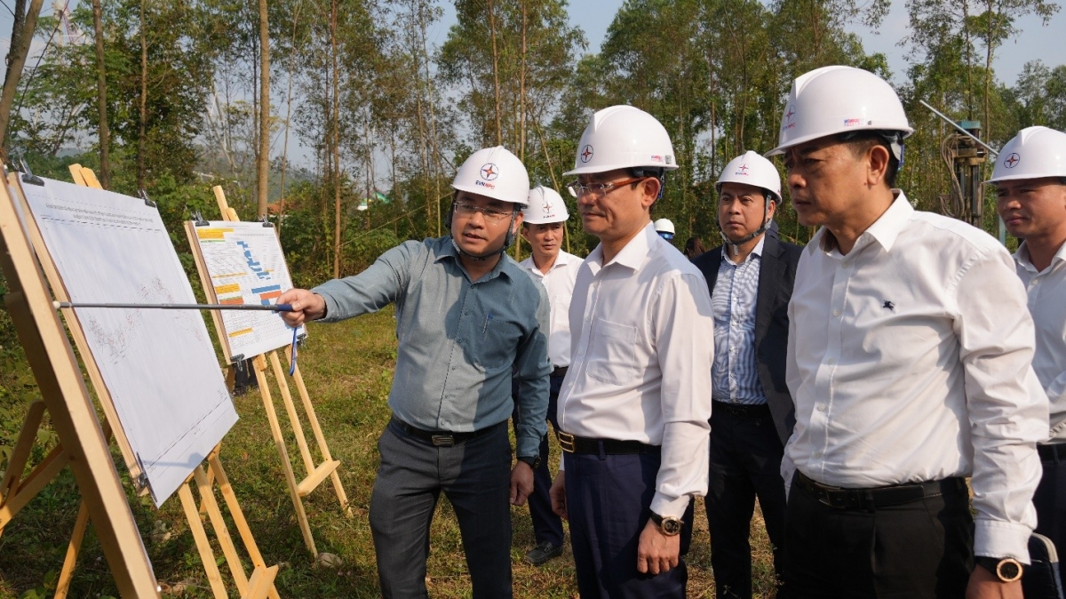 evnnpc dau an ban linh trong phat trien ha tang luoi dien hinh anh 4