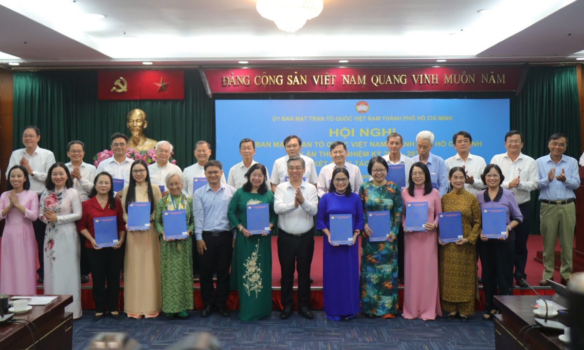 mttq tp.hcm phat dong trong gan 1,8 trieu cay xanh nhiem ky 2025-2030 hinh anh 3