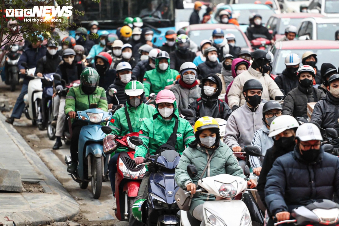chua het nghi tet duong lich, nguoi dan linh kinh do dac, un un tro lai thu do hinh anh 6
