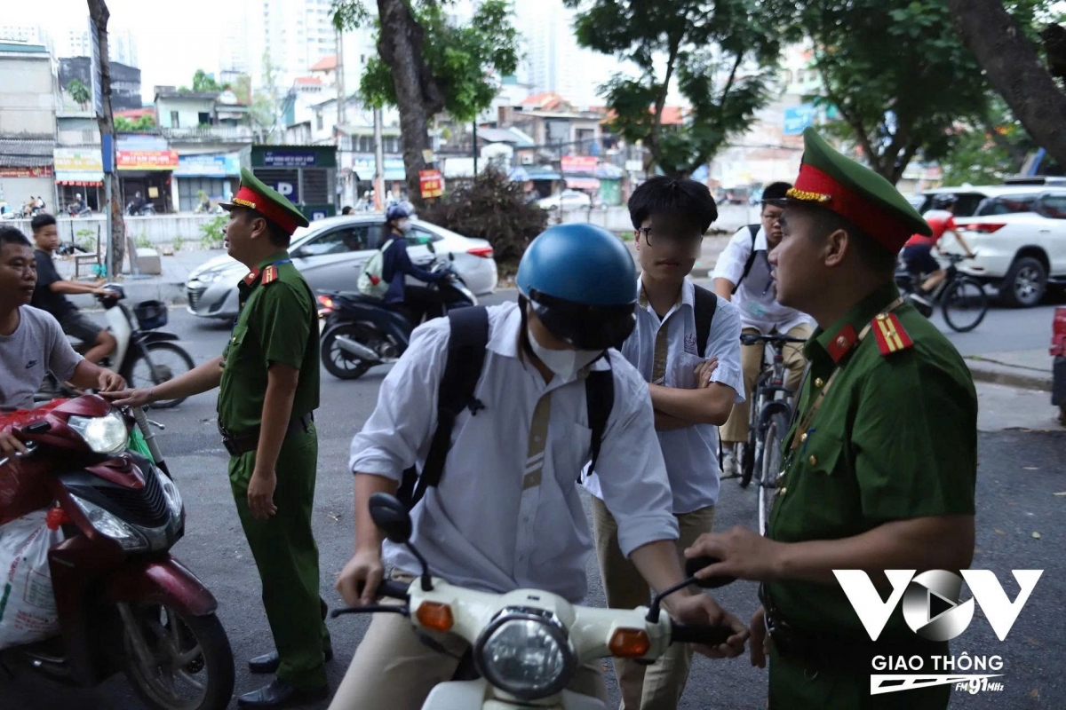 ha noi vi pham giao thong cua hoc sinh giam, nhung khong chu quan hinh anh 2