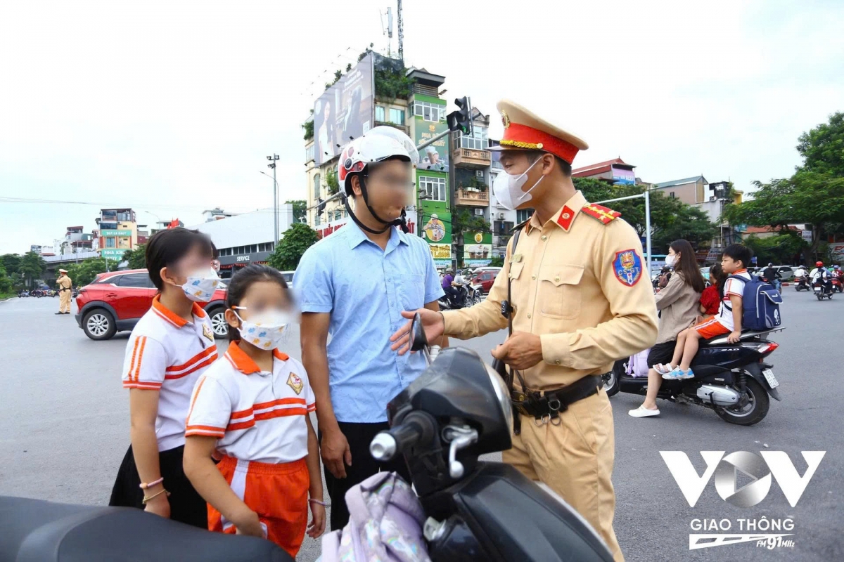 ha noi vi pham giao thong cua hoc sinh giam, nhung khong chu quan hinh anh 3