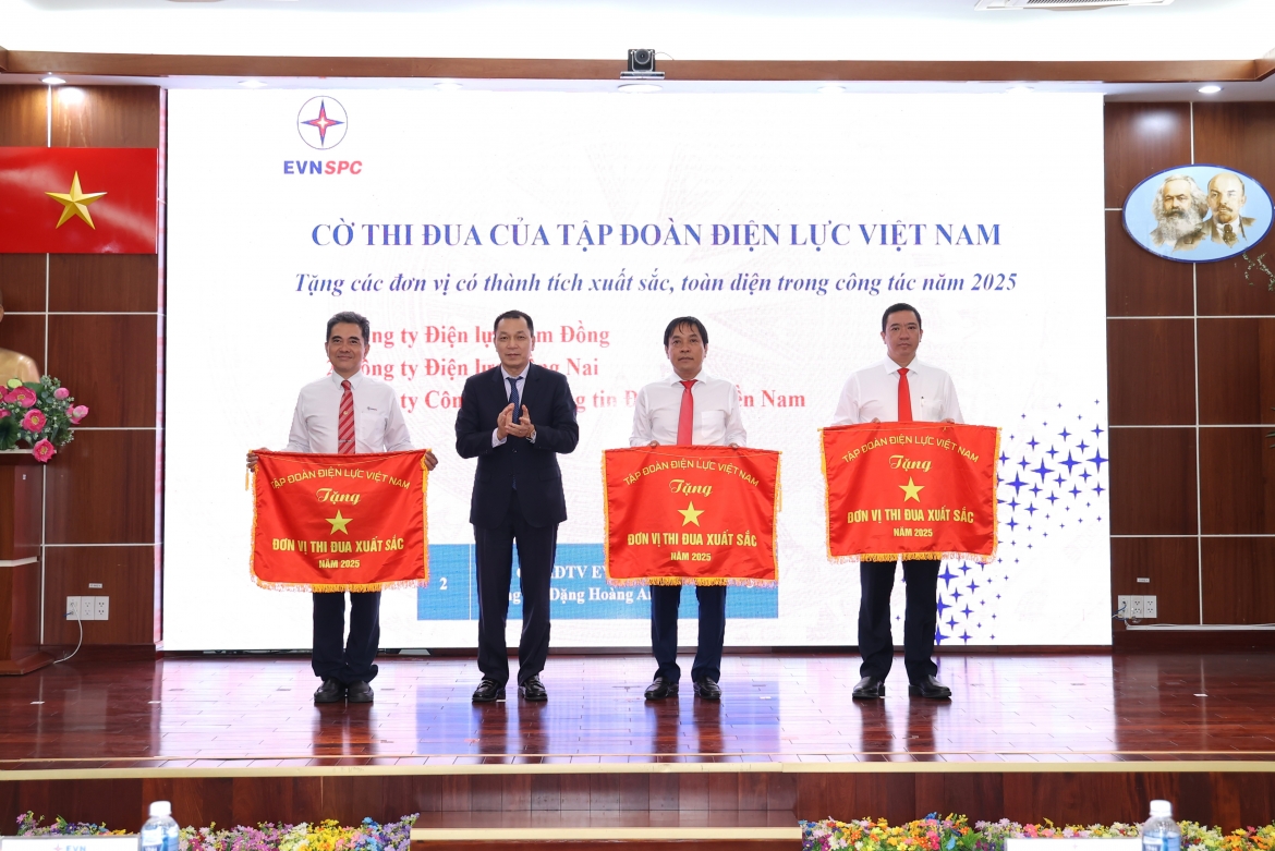 evnspc vuot kho thanh cong, hoan thanh xuat sac nhiem vu 2025 hinh anh 1