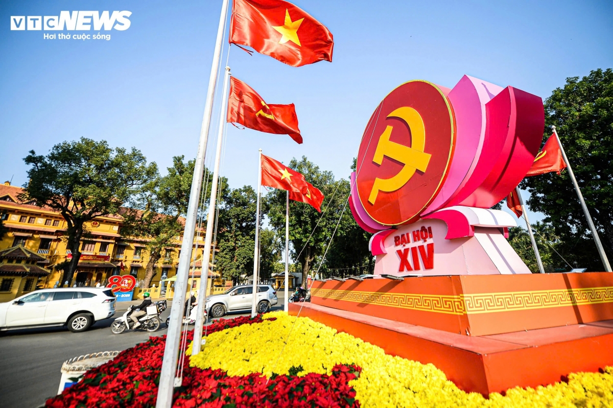 hanoi decked out to welcome 14th national party congress picture 1