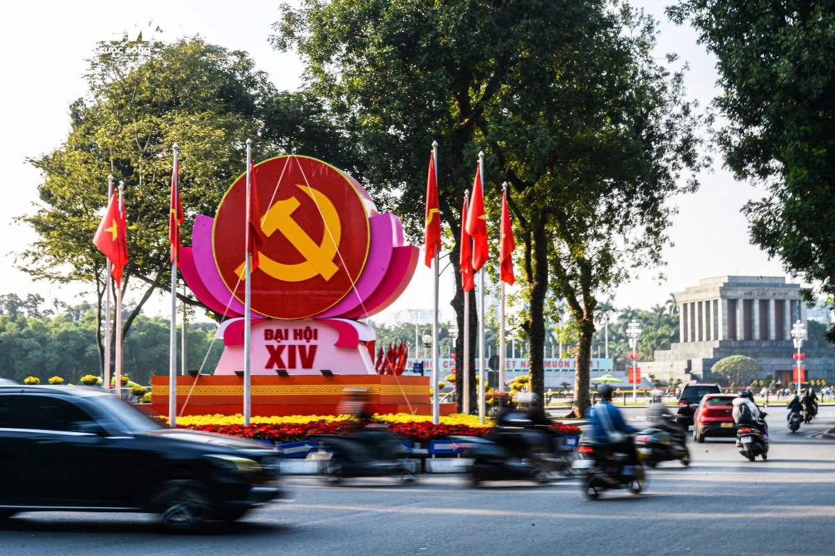 hanoi decked out to welcome 14th national party congress picture 4