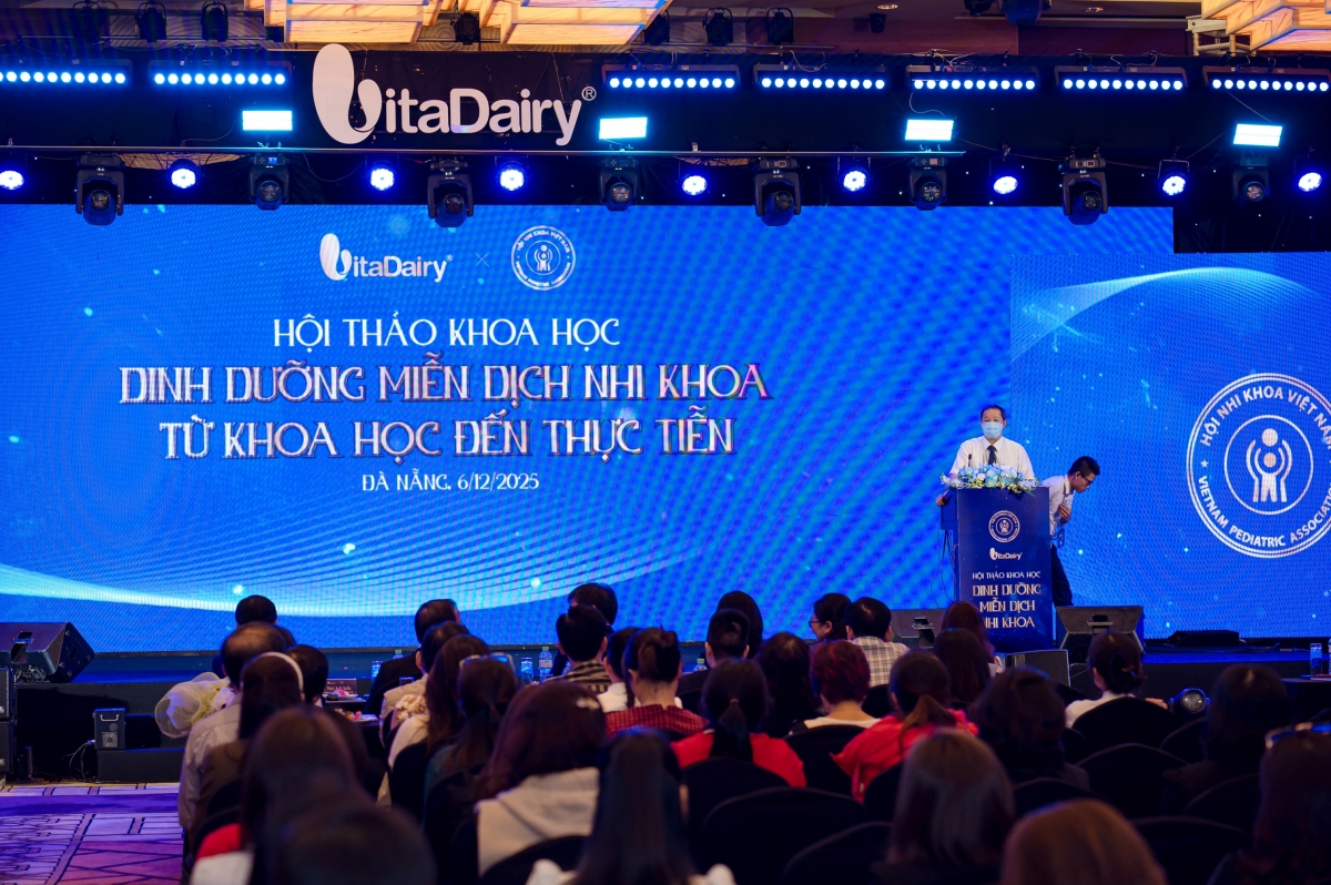 colosbaby gold sua cong thuc tre em duy nhat duoc giai thuong tai webtretho awards hinh anh 4