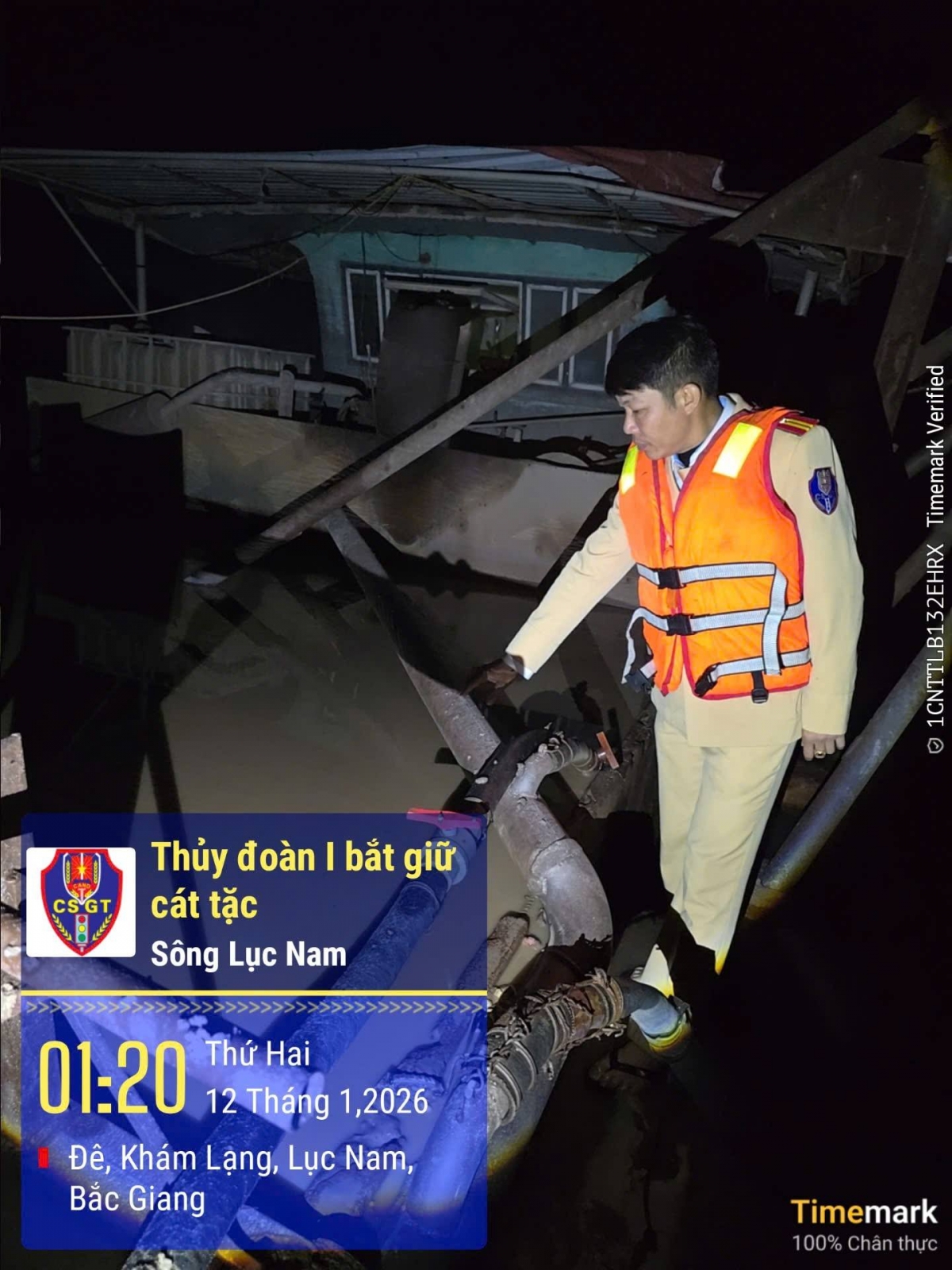 bat giu hai tau hut cat trai phep tren song luc nam o bac ninh hinh anh 2