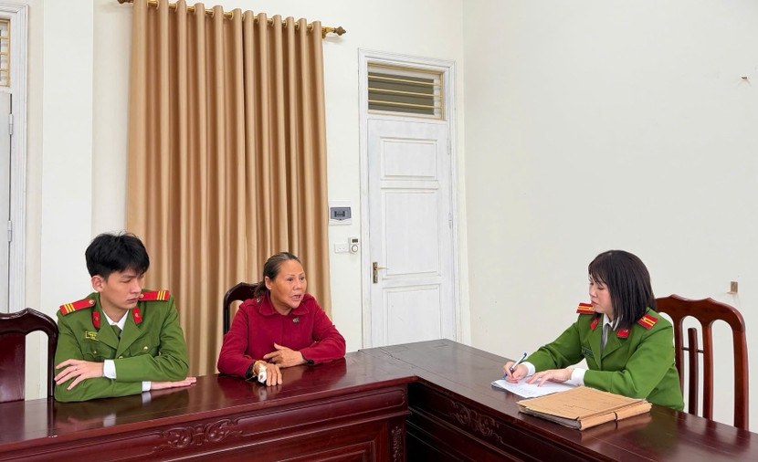 tron truy na, nguoi phu nu tiep tuc ra tay sat hai chong hinh anh 1