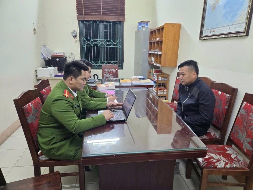 bat doi tuong tang tru vu khi quan dung de doa nguoi than o phu tho hinh anh 1